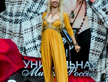 Элена Гамаюн на конкурсе красоты «Ты уникальная Миссис Сочи» 2023