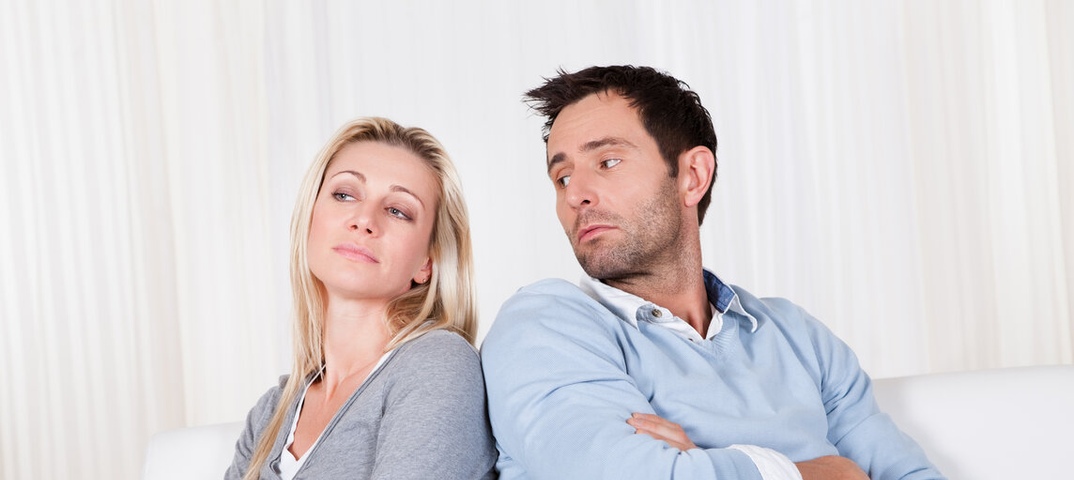 Кризис среднего возраста у мужа. После кризиса у мужчины могут наладится отношения с женой. Реакции на кризис у мужчин и у женщин. Парень изменяет на работе